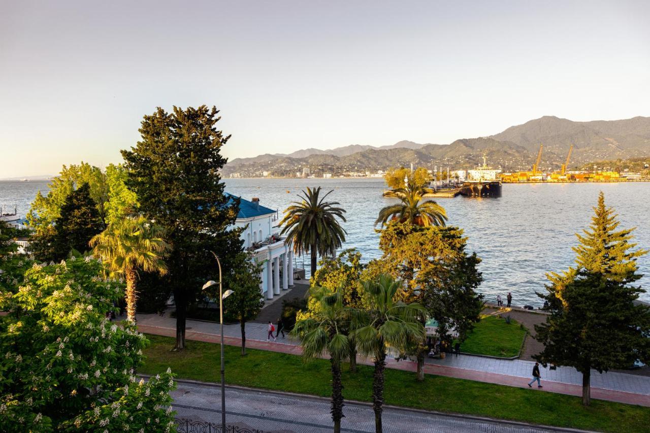 Le Port Boutique Apart Hotel Batumi Exterior foto