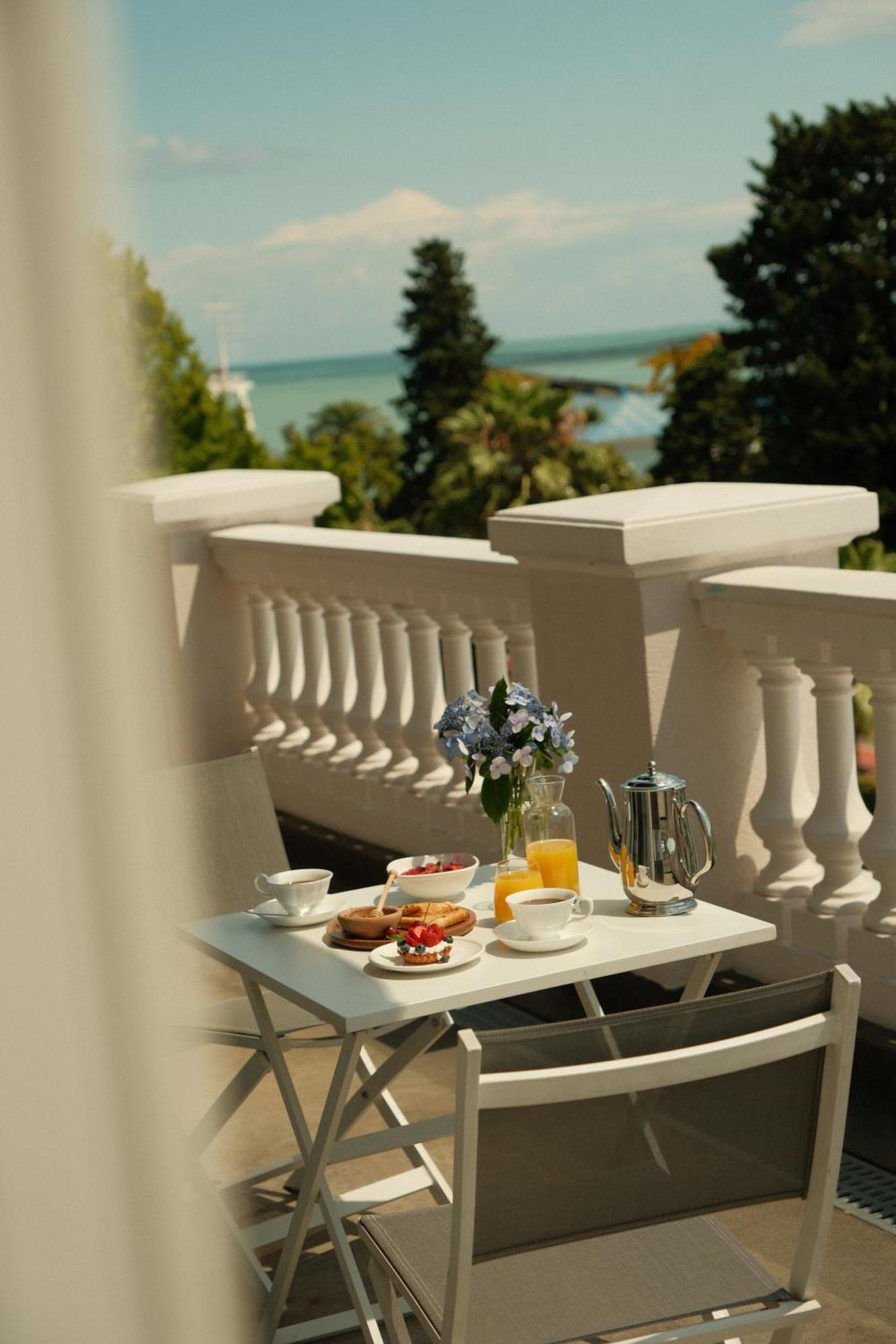 Le Port Boutique Apart Hotel Batumi Exterior foto